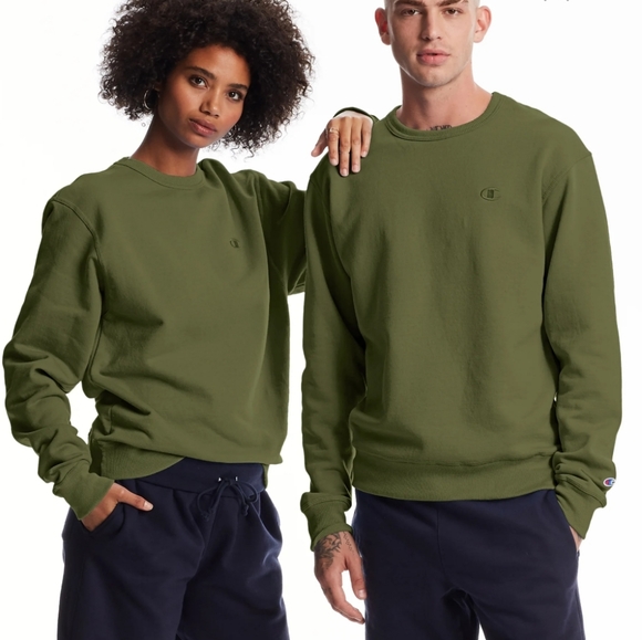 Champion Tops - 🏅 Champion Powerblend Crew neck Sweatshirt
